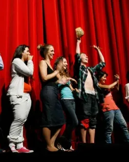 Deslimita'm, teatre social per a joves