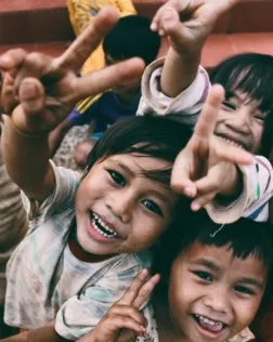L’objectiu és conèixer els diferents projectes i voluntariats que treballen a països com Tailàndia, Vietnam, Myanmar, Tanzània, Kènia o Jordània. Font: Unsplash. 