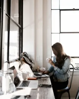 L’objectiu de la formació és explorar les dinàmiques més habituals dels patronats, com aprofitar les positives i contenir les negatives. Font: Unsplash.