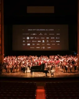 Un dels moments del sopar de la Gran Nit Solidària al Liceu. Font: Casal dels Infants