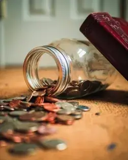 L’objectiu és conèixer elements fonamentals que ha de contenir el pressupost i saber quins són els criteris d’estimació dels ingressos i les despeses. Font: Unsplash.