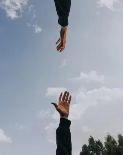 El segon dia es centrarà en tancar el congrés amb la constitució d’una coordinadora del voluntariat d’Osona. Font: Unsplash.