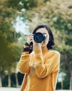 L’objectiu de l’acte és projectar els curtmetratges finalistes i guanyadors de la IV edició Dona’m Cine. Font: Unsplash.