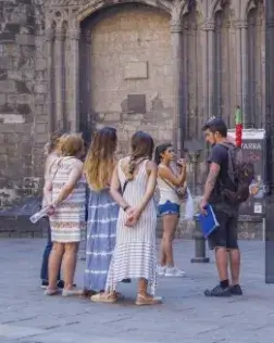Fotografia cartell 'Free tours, treballar per propines'