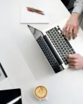 L’objectiu del curs és millorar els coneixements en economia social i cooperativa del personal tècnic assessor de la Xarxa d’Ateneus Cooperatius i de persones que duen a terme tasques d’assessorament. Font: Unsplash.