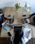 L'objectiu és revisar quines consideracions fer i quines eines utilitzar per analitzar la pre-viabilitat de nous projectes o en la innovació de nous productes o serveis. Font: Unsplash.