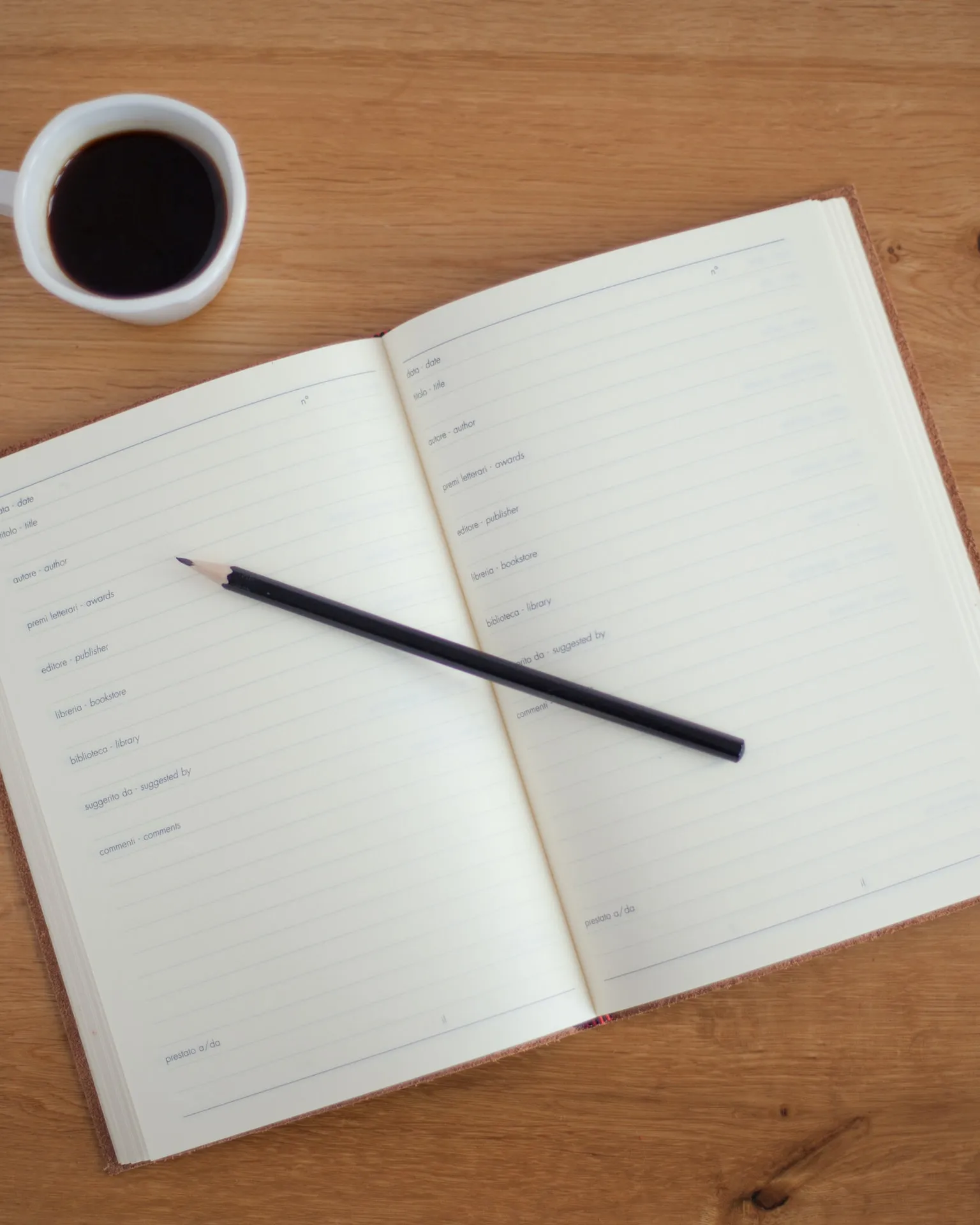 Foto de Hope House Press - Leather Diary Studio a Unsplash