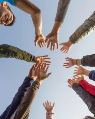 Formació sobre l'acció comunitària, eines i estratègies. Font: Canva.