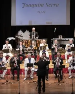 Imatge d'una cobla en concert en representació de la final de 'La Sardana de l'Any 2022'. Font: Agrupació Cultural Folklòrica Barcelona