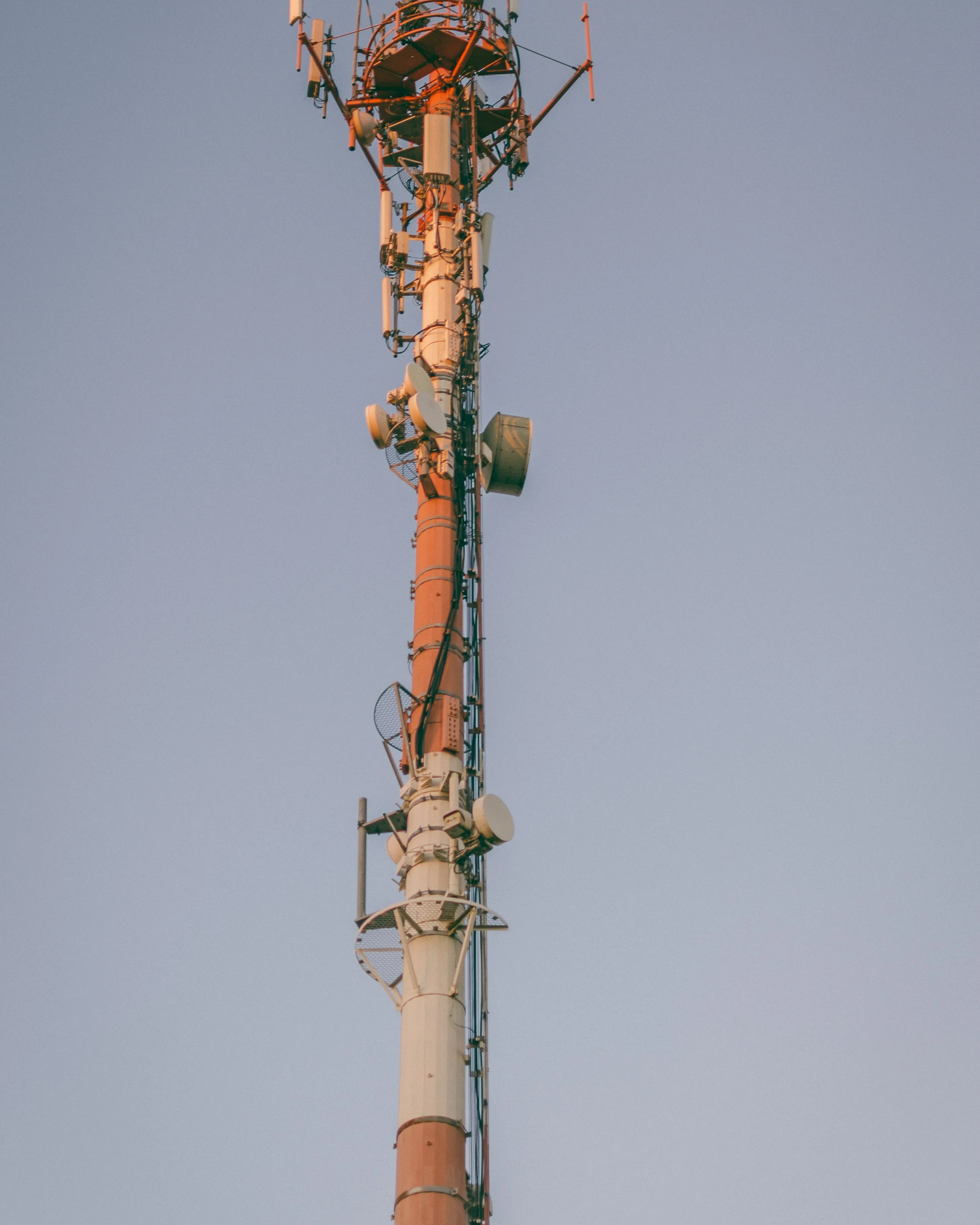 Antena de mòbil. Font: Pexels - MESSALA CIULLA
