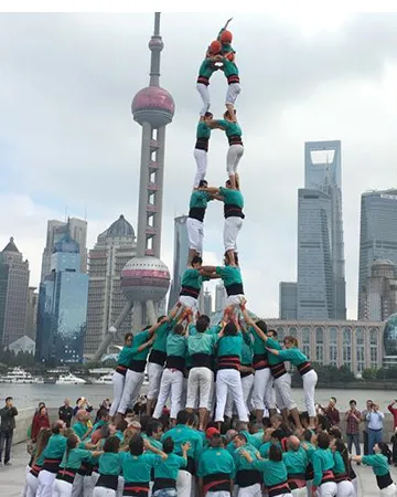 Castellers a la ciutat de Shangai. Font: Font: Castellers de Vilafranca