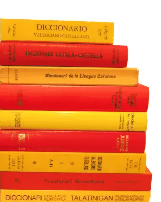 Llibres formant la bandera catalana