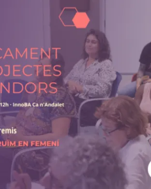 Taula rodona i lliurament de premis Construïm en femení. Font: Ajuntament de Barcelona.