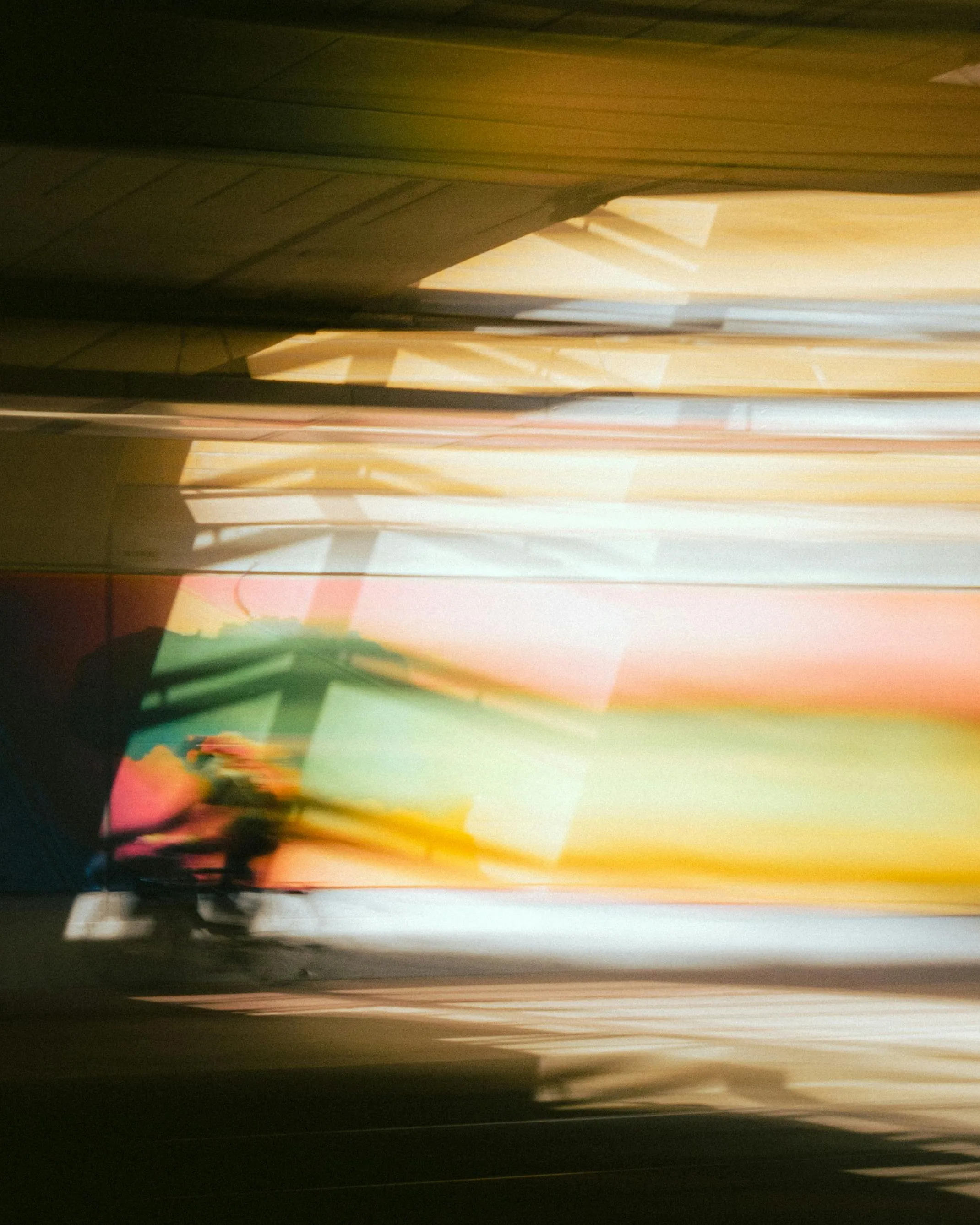 ciclista passant per un túnel. font. pexels - Florian Stein