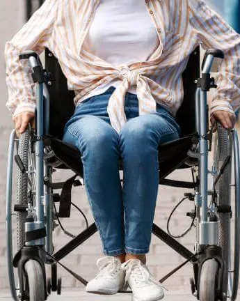 Les dones tenen més problemes per obtenir habitatges accessibles i assequibles. Font: ECOM.