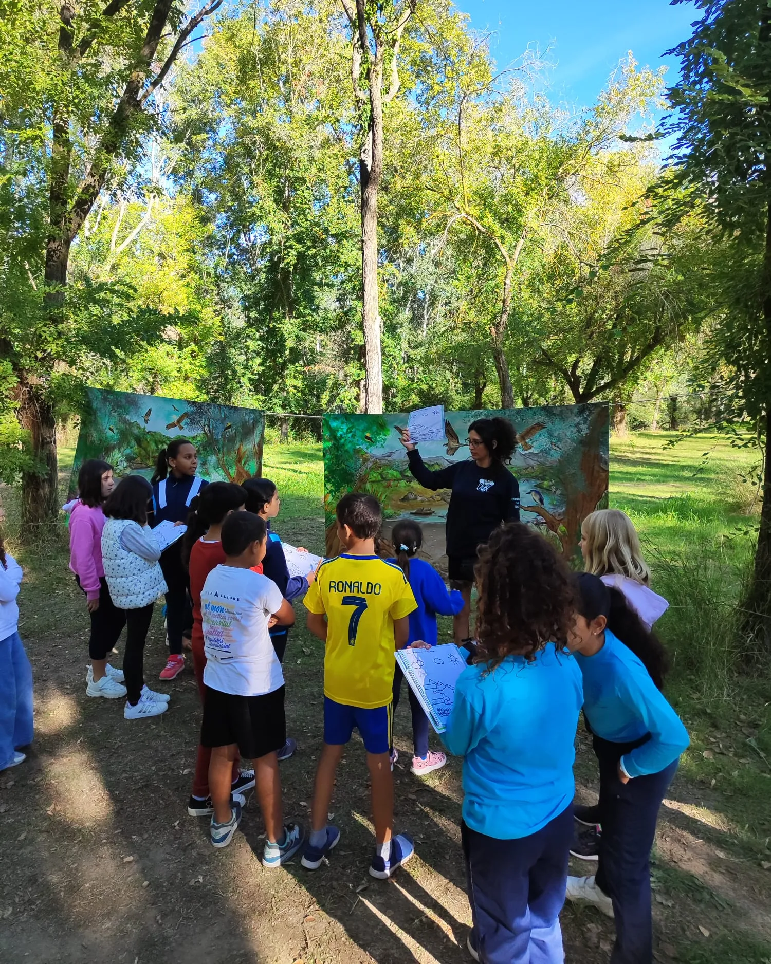 L'educació ambiental és un dels pilars de l'associació ebrenca. L'educació ambiental és un dels pilars de l'associació ebrenca.
