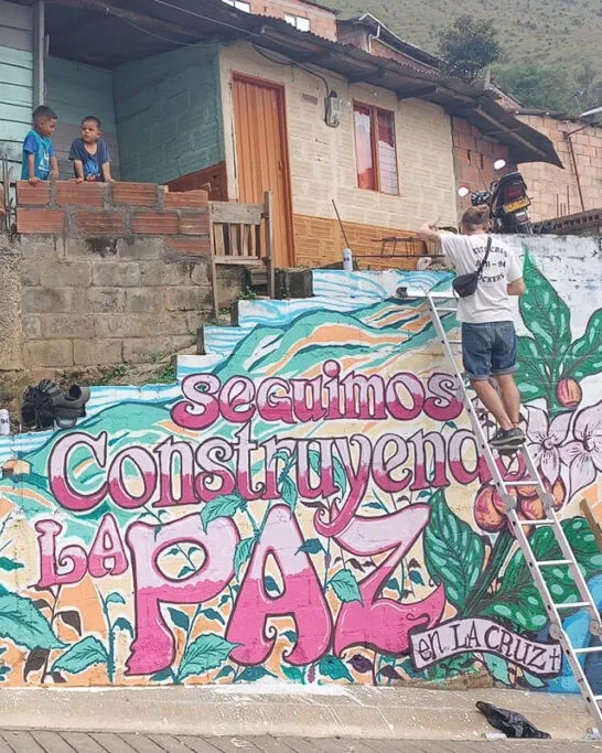 Grafit "Seguimos construyendo paz"