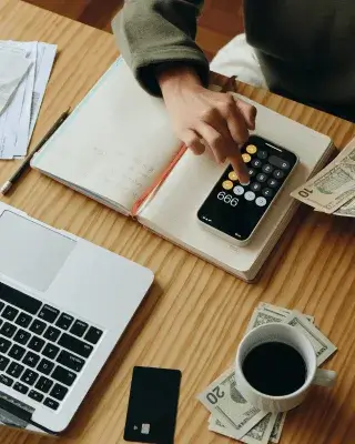 Coneix en profunditat les prestacions econòmiques de la Seguretat Social i la Generalitat.