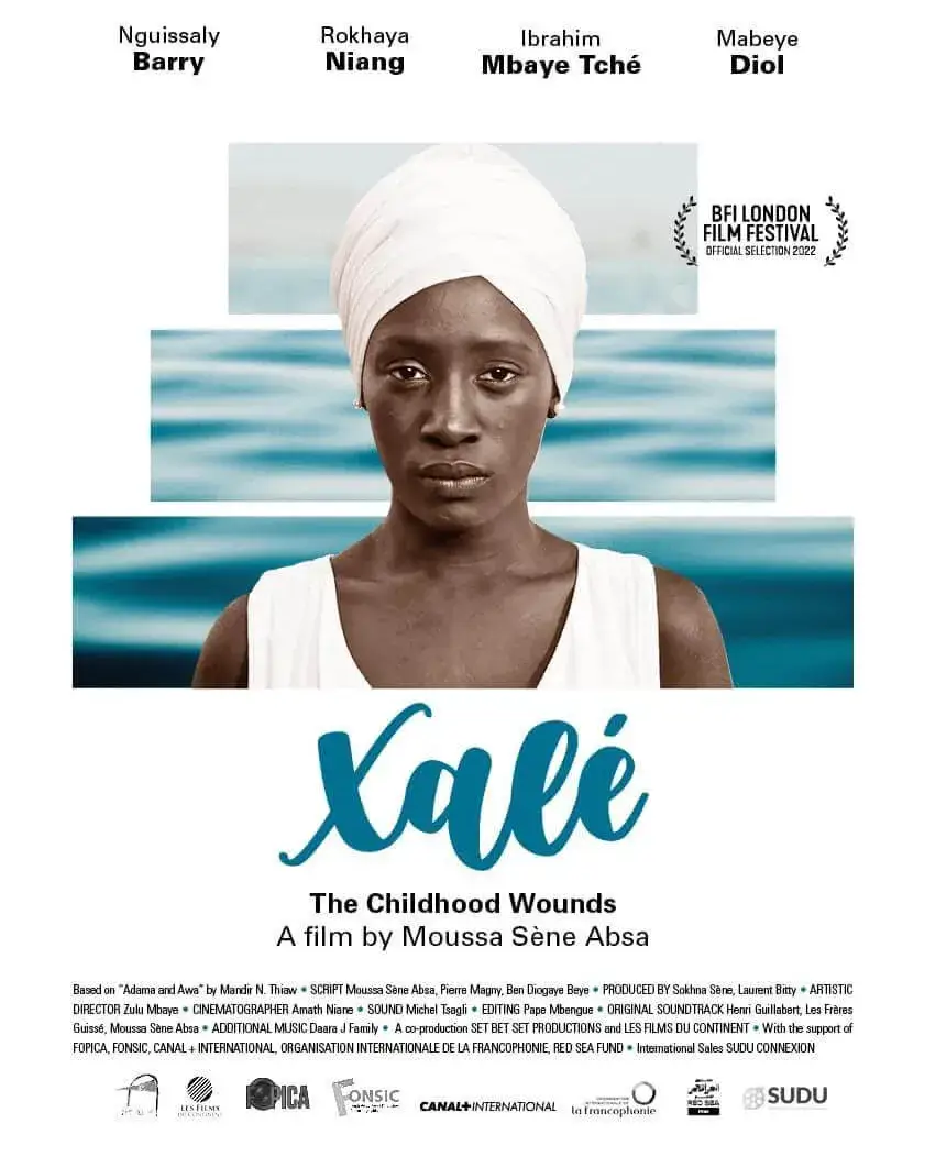 Cartell oficial del film 'Xalé', en el qual es veu el retrat d'una dona negra amb el mar de fons.