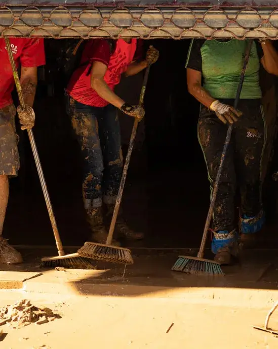 Dana Imatge netejant locals