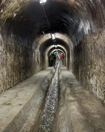 Les entranyes de la ciutat: les clavegueres