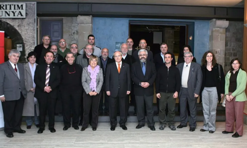 El President José Montilla amb els presidents de les federacions participants.