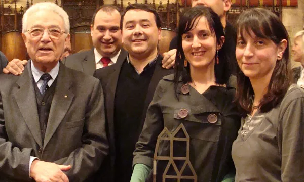 Els respresentats de la Fundació Comtal que han recollit el premi 