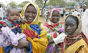 Dones en un campament, a Sudan. Font: ONU/Eskinder Debebe. 