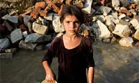 Imatge d'una dona al Pakistan. Font: UNICEF/ZAK