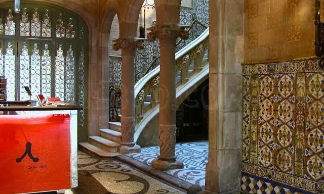 La seu modernista de Casa Àsia a Barcelona.