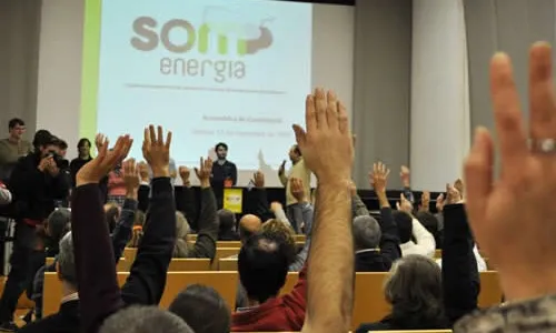 Imatge de l'assemblea de constitució de Som Energia