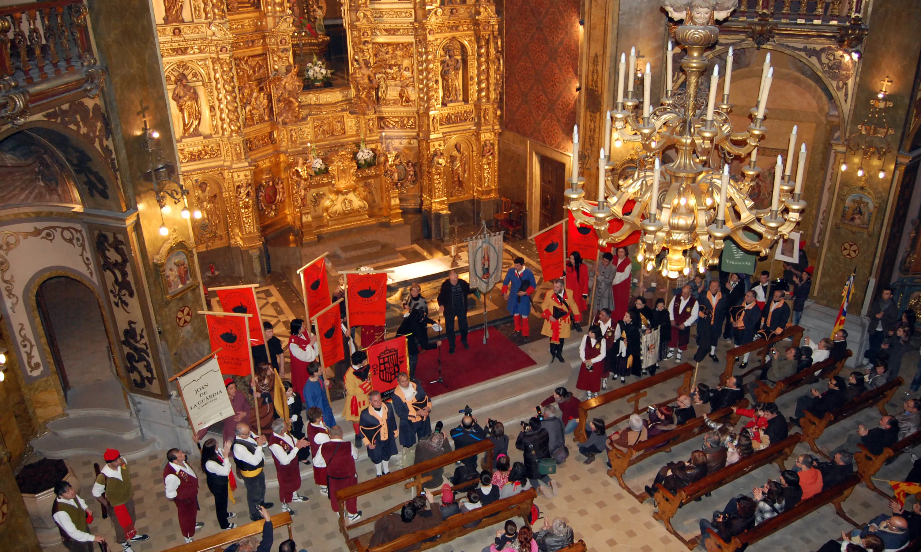 Dins l'església de Sant Hipòlit de Voltregà.