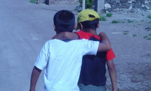 El document demana a l'administració un esforç contra la pobresa infantil