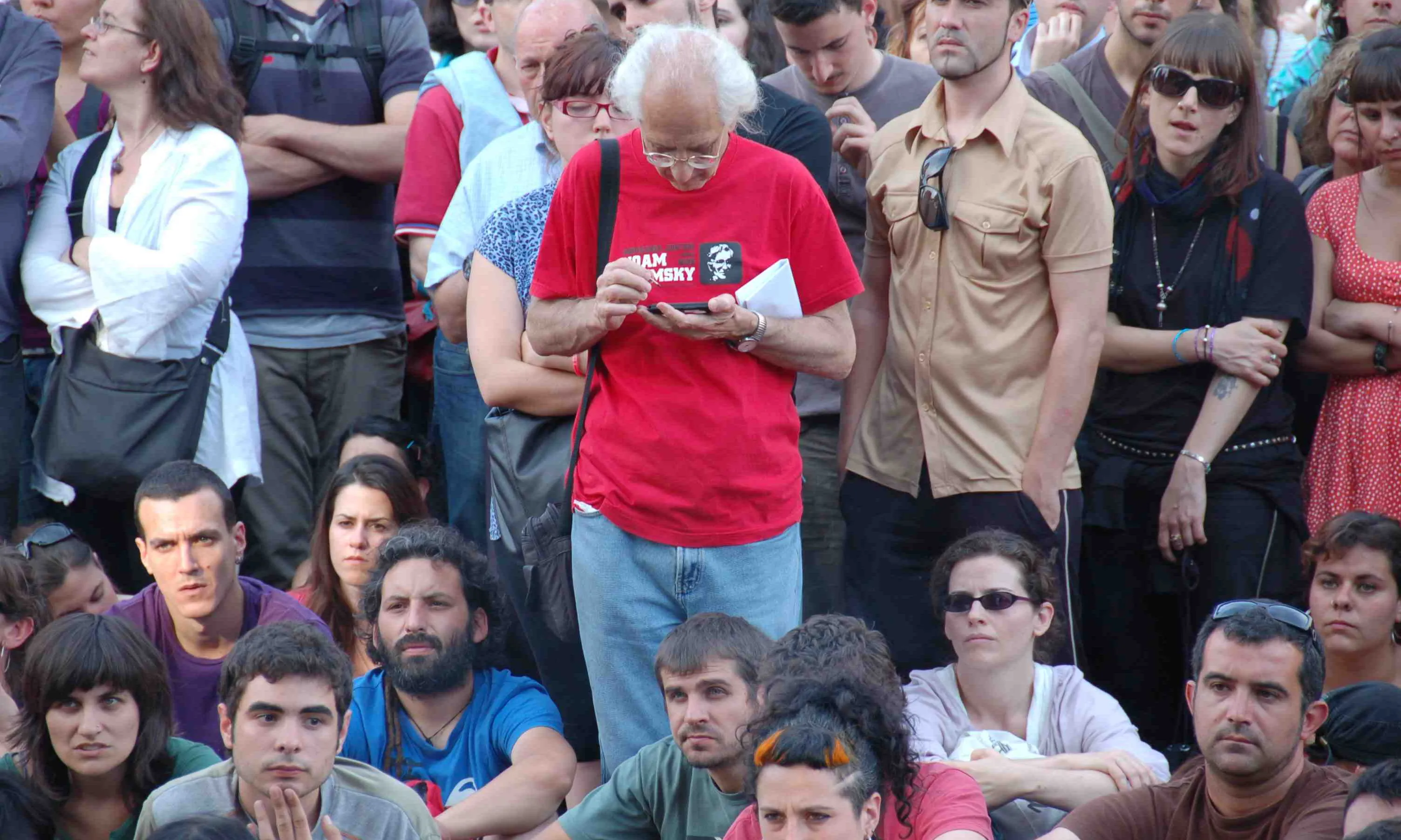 Una imatge d'una de les assemblees de la pl. de Catalunya. (Fot. A.C.)