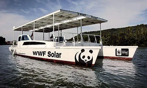 Catamarà solar de WWF