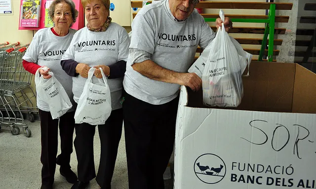 Persones voluntàries Gran Recapte d'Aliments. Imatge CC del Banc dels Aliments