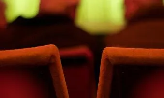 Butaques i espectadors a una sala de cinema. Flickr: amchu