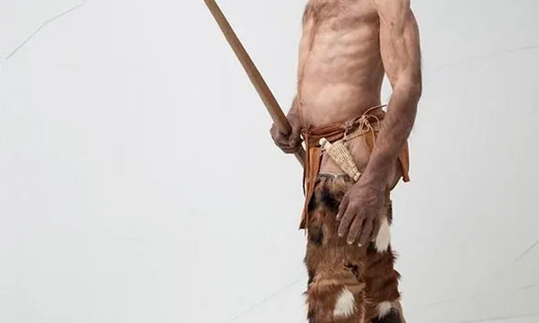 Recreació d'Ötzi, la mòmia de gel