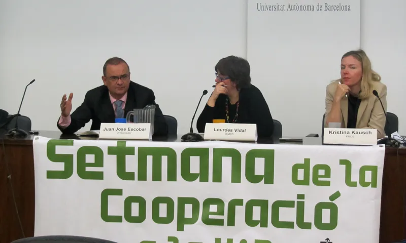 D'esquerra a dreta: Juan José Escobar, Lourdes Vidal i Kristina Kausch. 