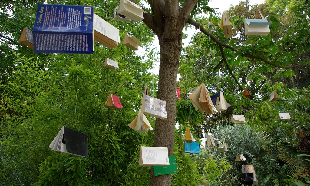 Un arbre de llibres (foto: gadi (flickr)