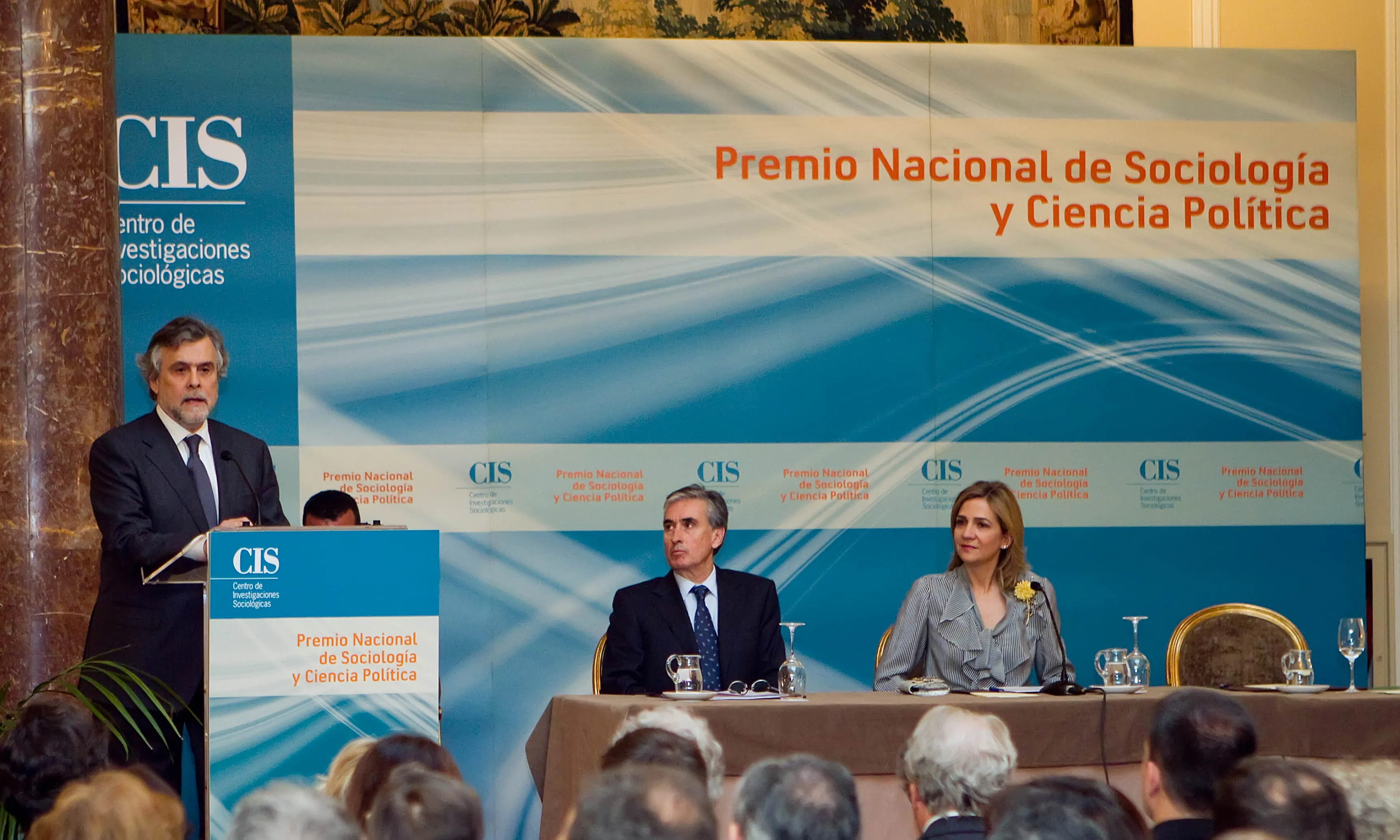 Acte de lliurament del Premi CIS 2010 (www.cis.es) Acte de lliurament del Premi CIS 2010 (www.cis.es)