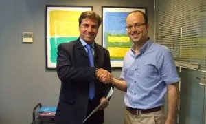 Lluís Permanyer i Alex Brenchat després de firmar el conveni