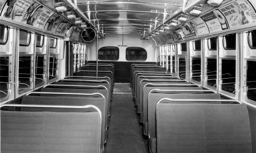 Interior d'un autobus. Font: Metro Transportation Library and Archive (flickr)
