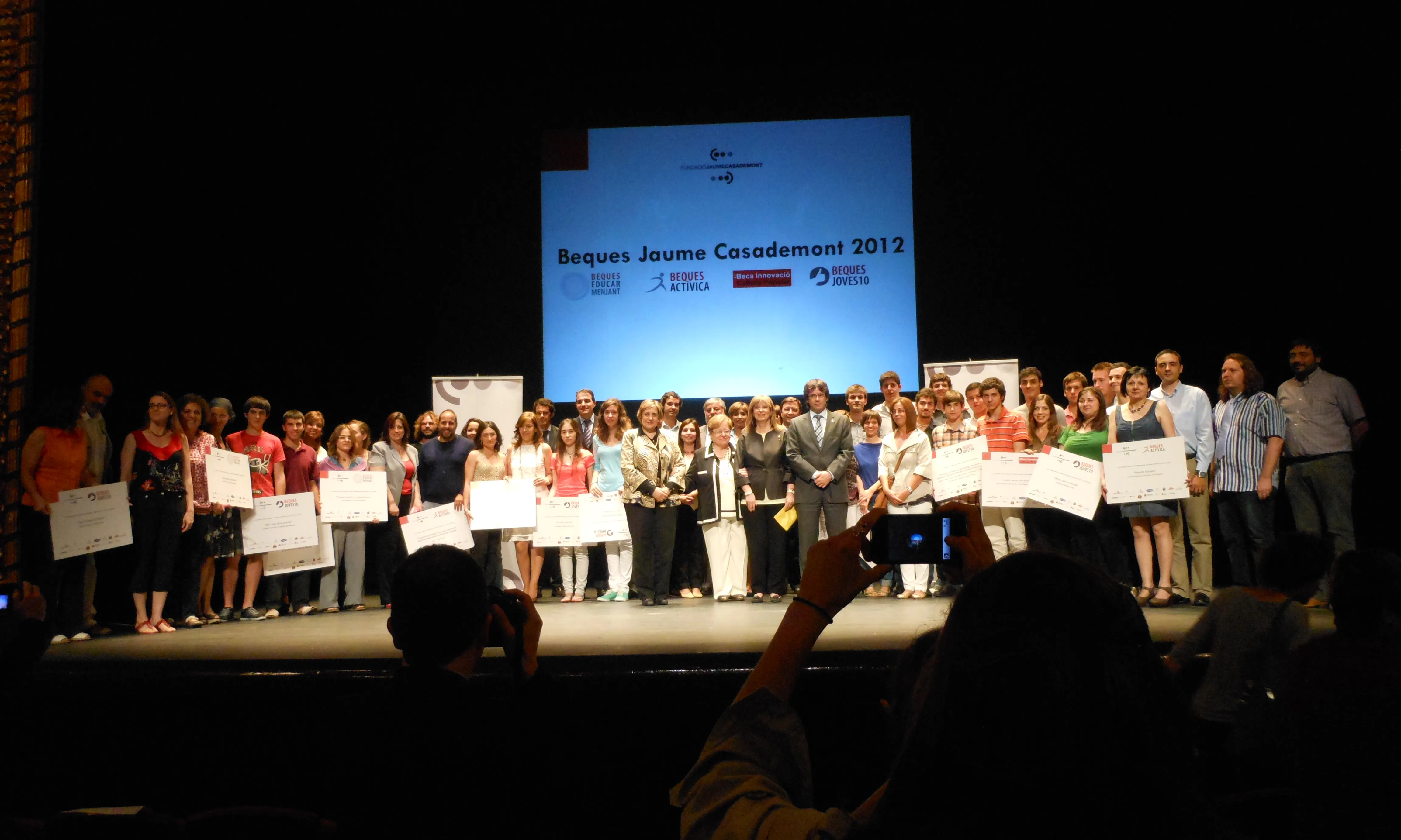 Imatge de l'entrega de les beques 2012