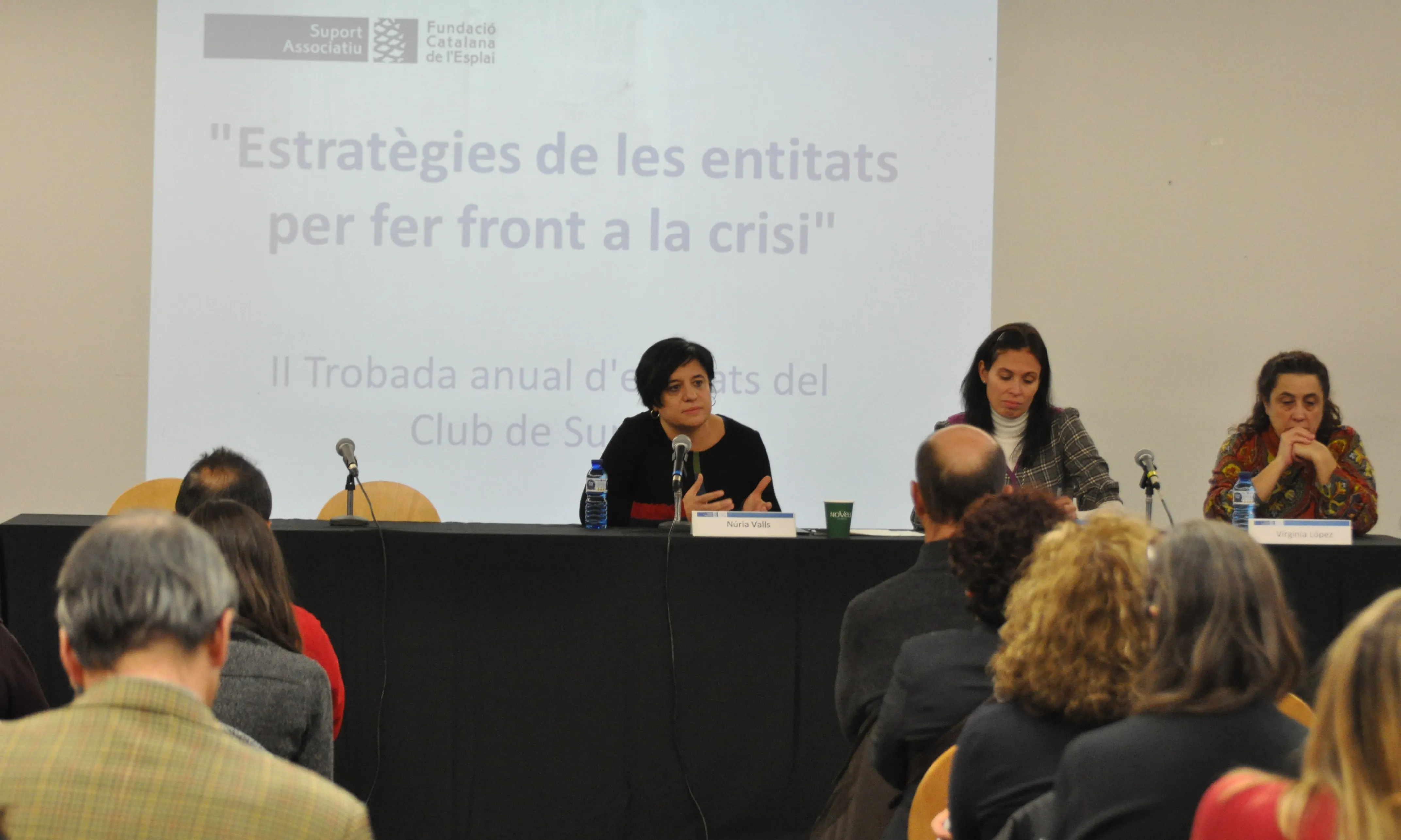 Imatge de la jornada, amb Núria Valls i representants de l'ICONG