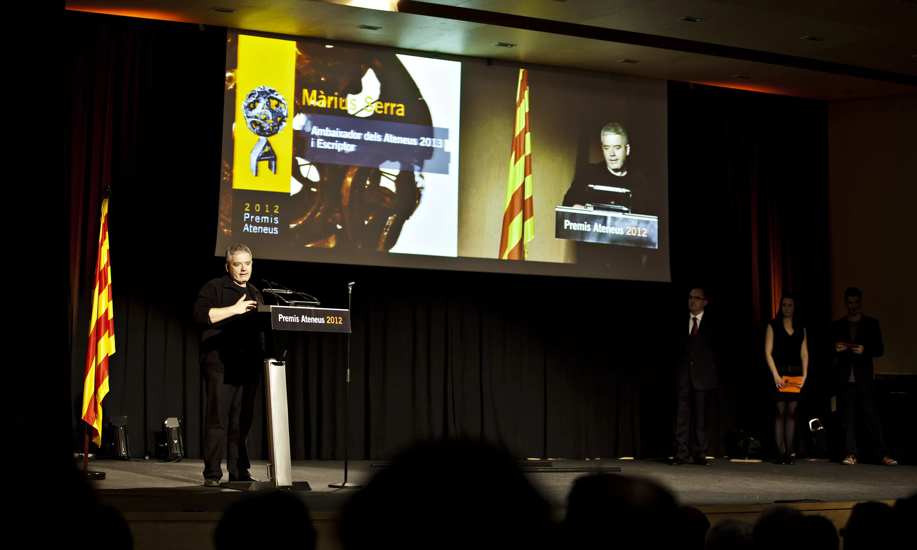 Màrius Serra investit Ambaixador dels Ateneus