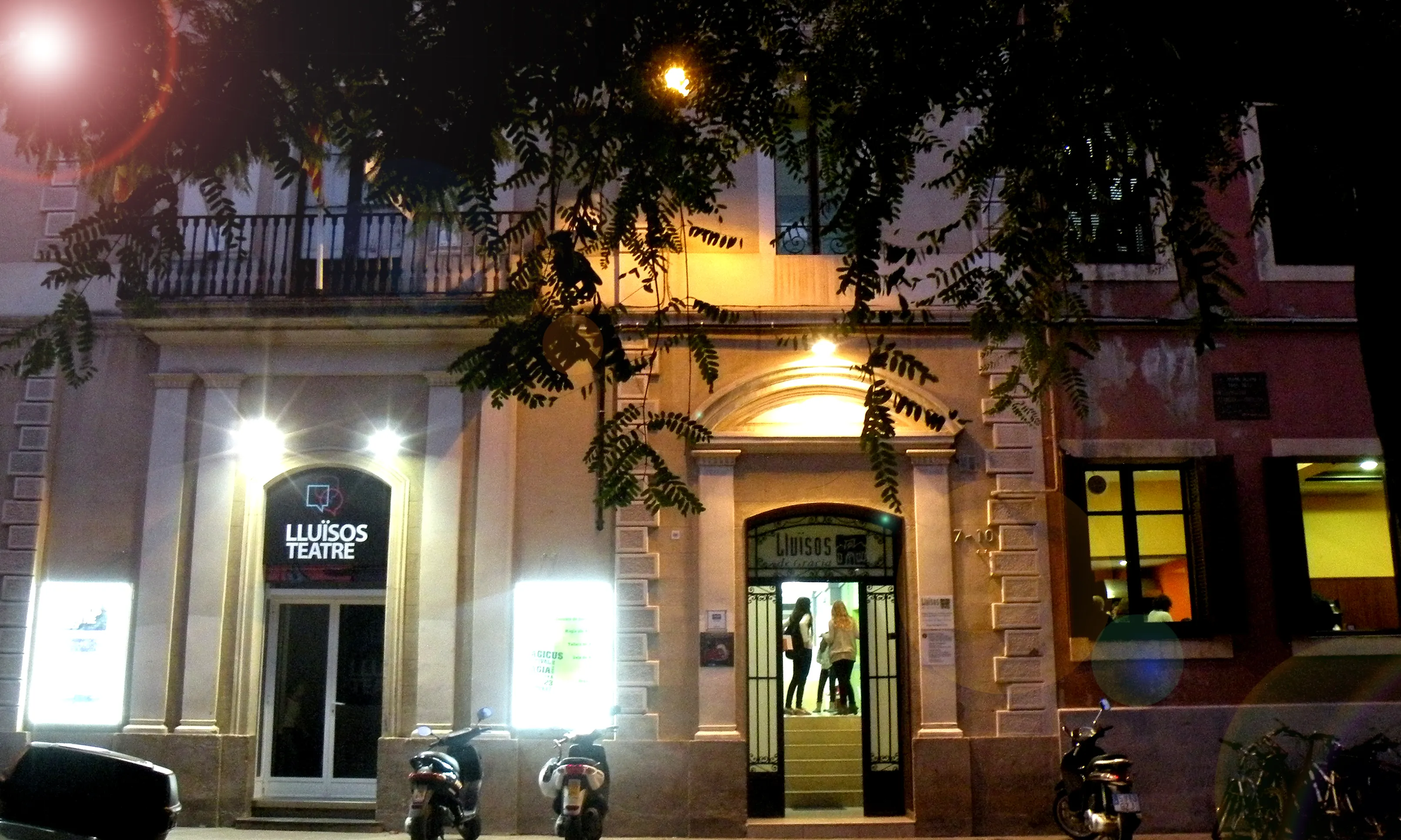 Façana dels Lluïsos de Gràcia