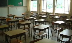 Fotografia d'una aula buida