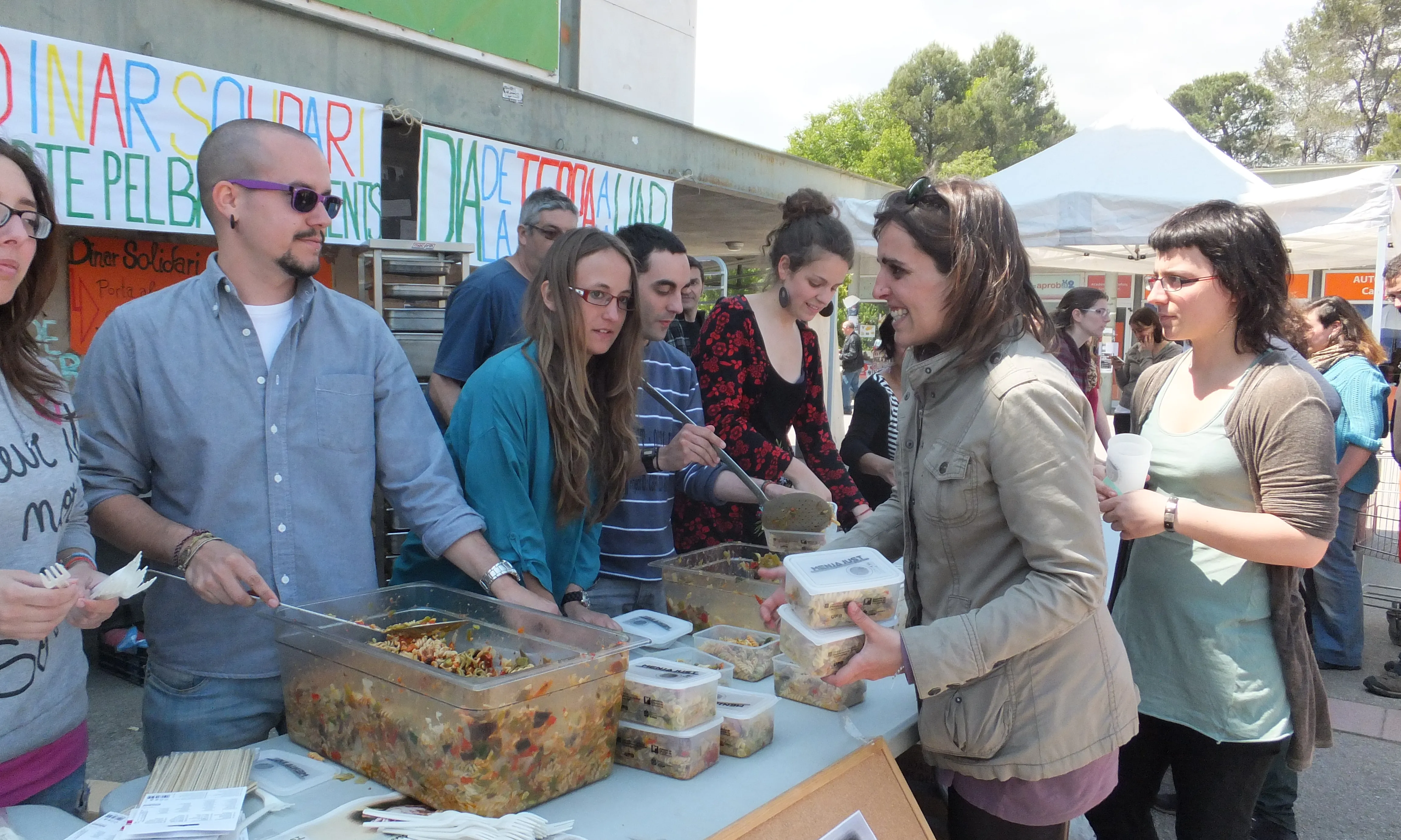 Dinar solidari a la UAB el passat 23 de febrer. Font: FAS