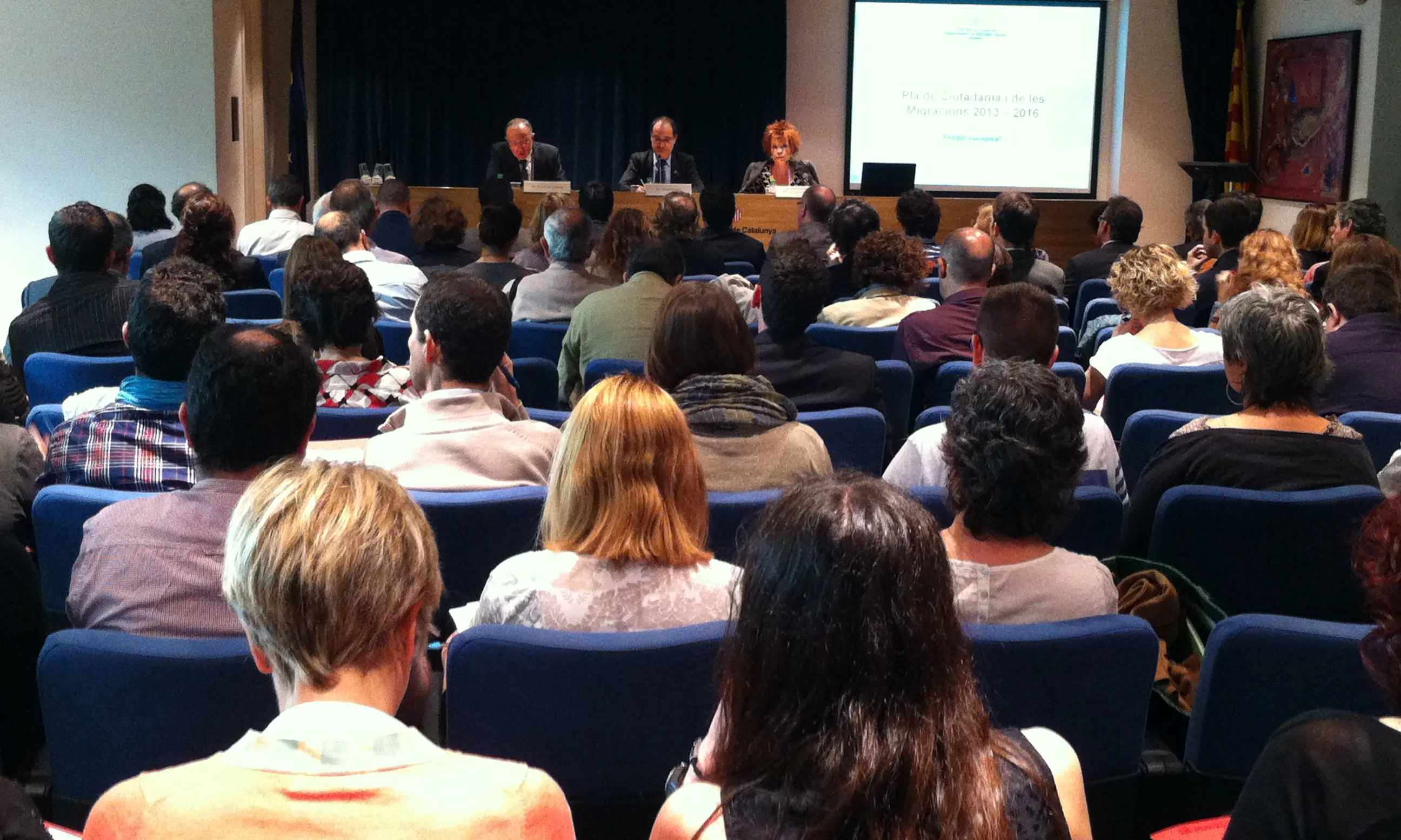 Sala d'actes de la Direcció General per a la Immigració. Font: gencat.cat